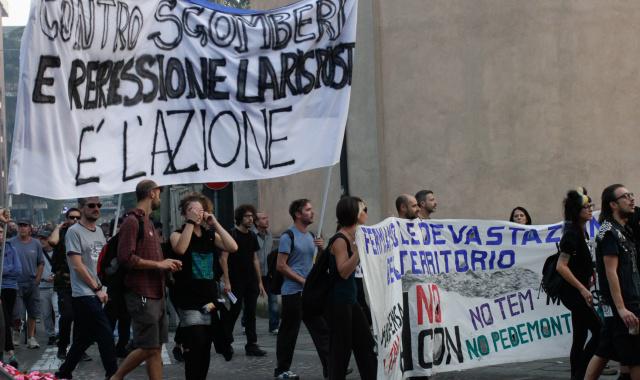 Bomba di firenze: preso un anarchico a roca, si nascondeva tra i no ... Questura di firenze