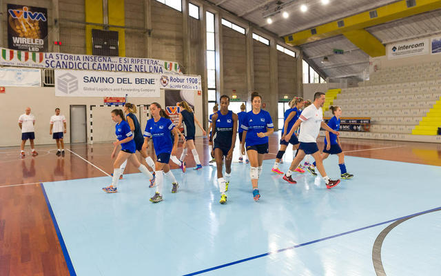 La Savino Del Bene Volley scalda i motori: si inizia a fare sul serio!