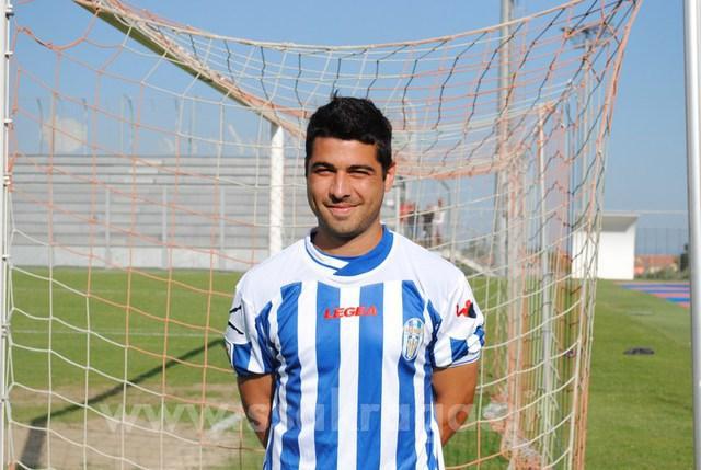 Piace il mediano Juan Mauri, a centrocampo si valuta anche Bovo